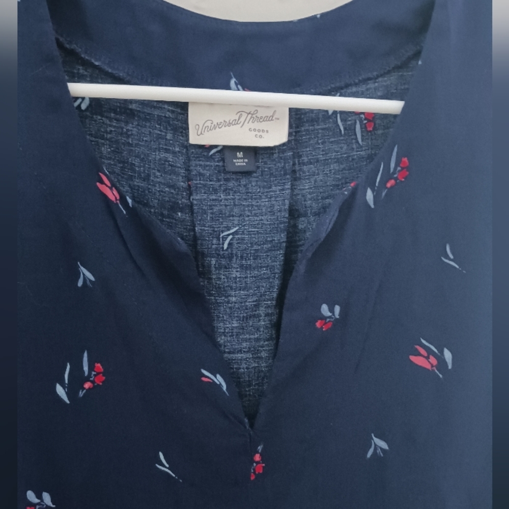 Universal Thread Blouse- M - Picture 2 of 4